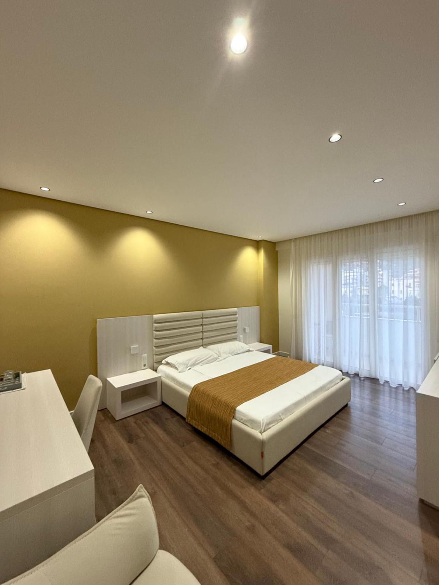 Maxi Room Vlorë Eksteriør bilde